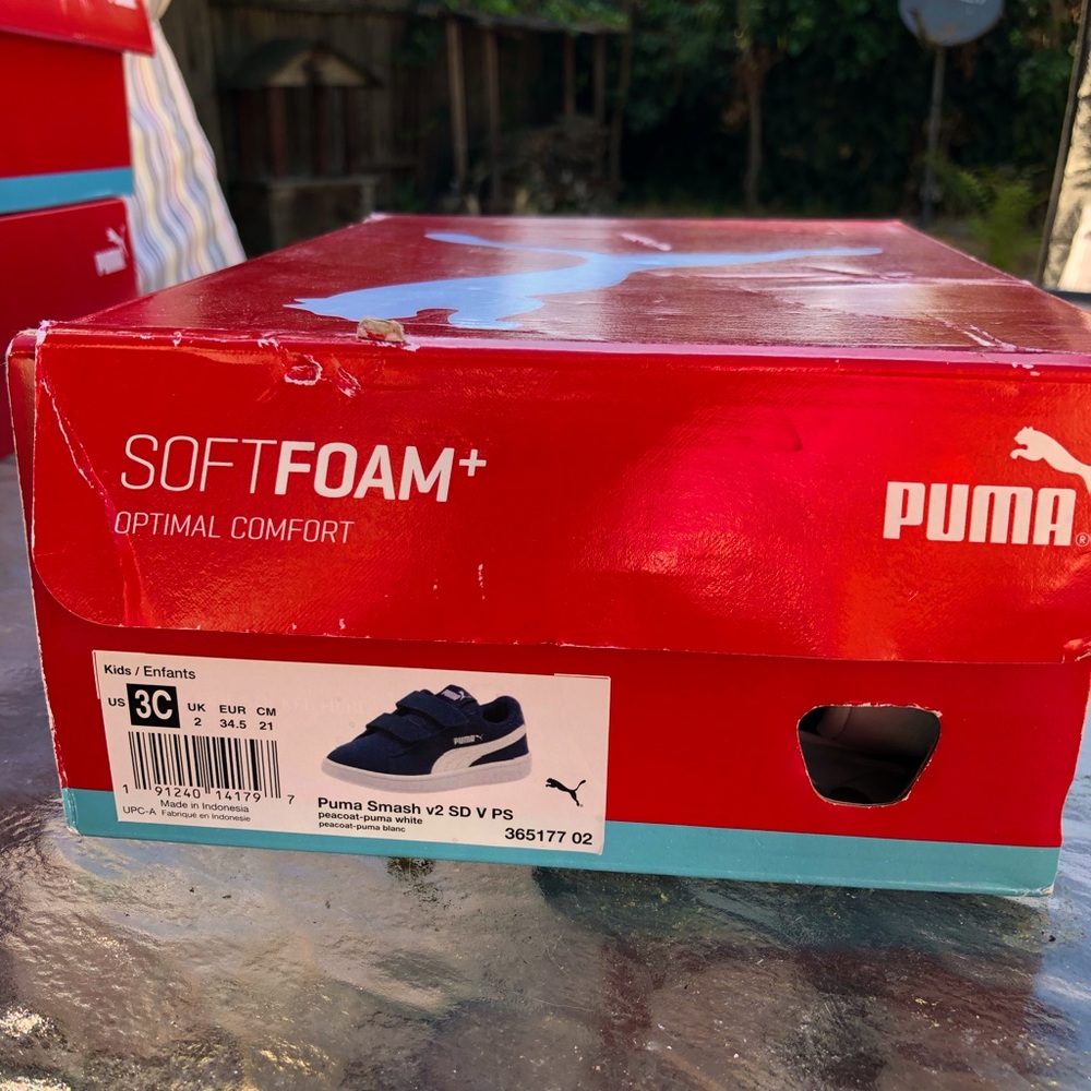 Authentic Puma Boys Brand New Navy/White Sz3